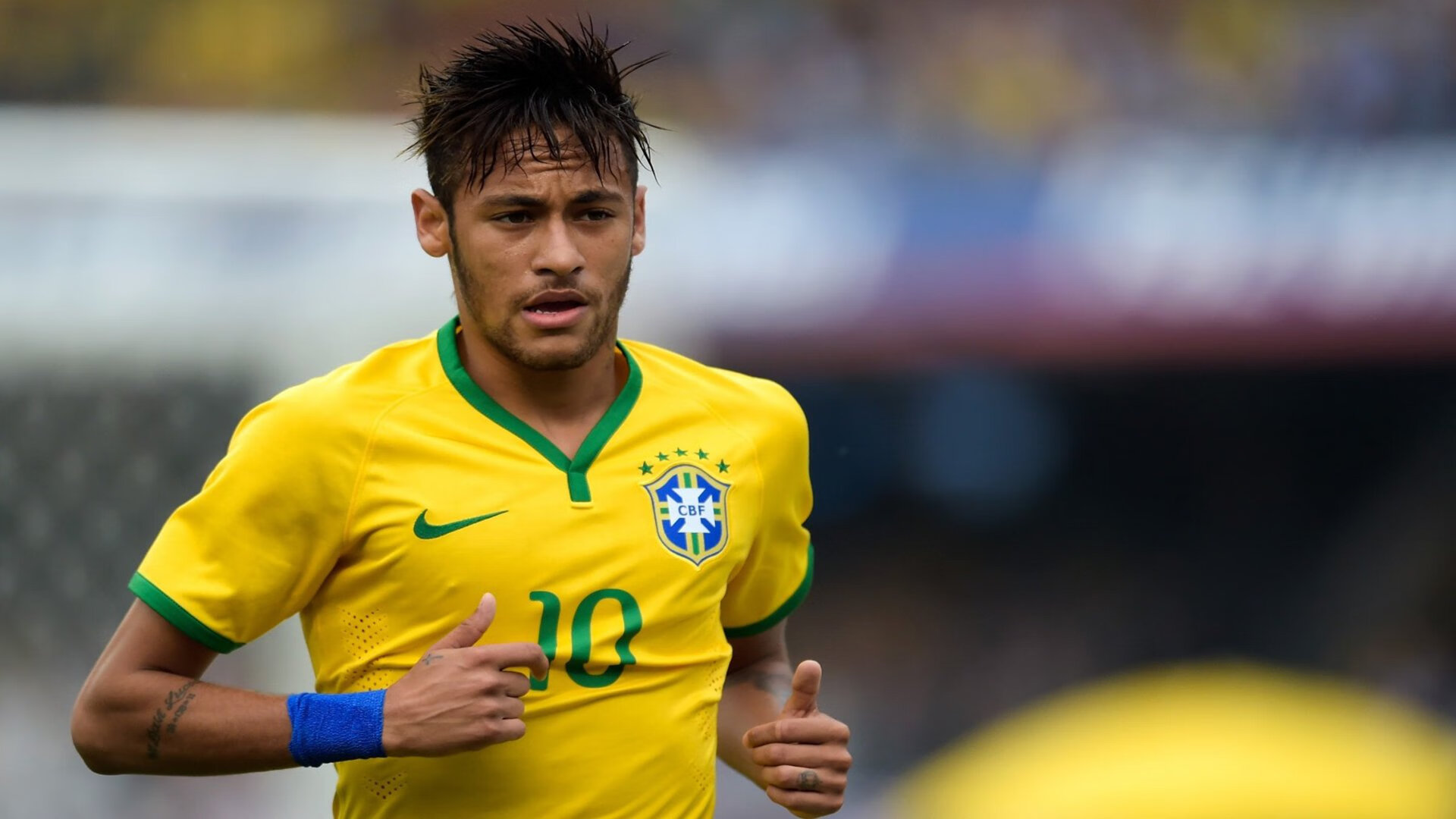 开云下载-德甲争冠战之夜，马丁内利用实力证明自己，从弃将到关键先生的逆袭之路