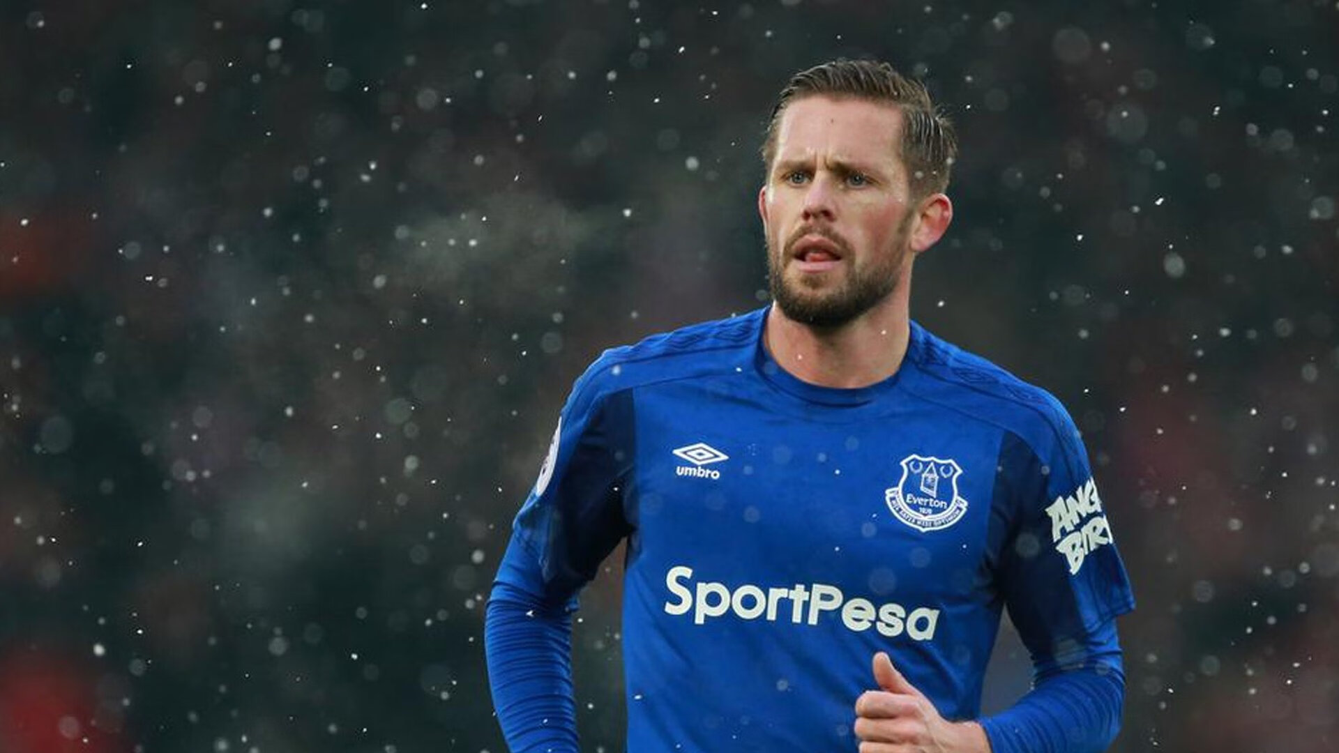 开云平台-年度焦点之战之夜，霍勒迪，舞台越大越越强