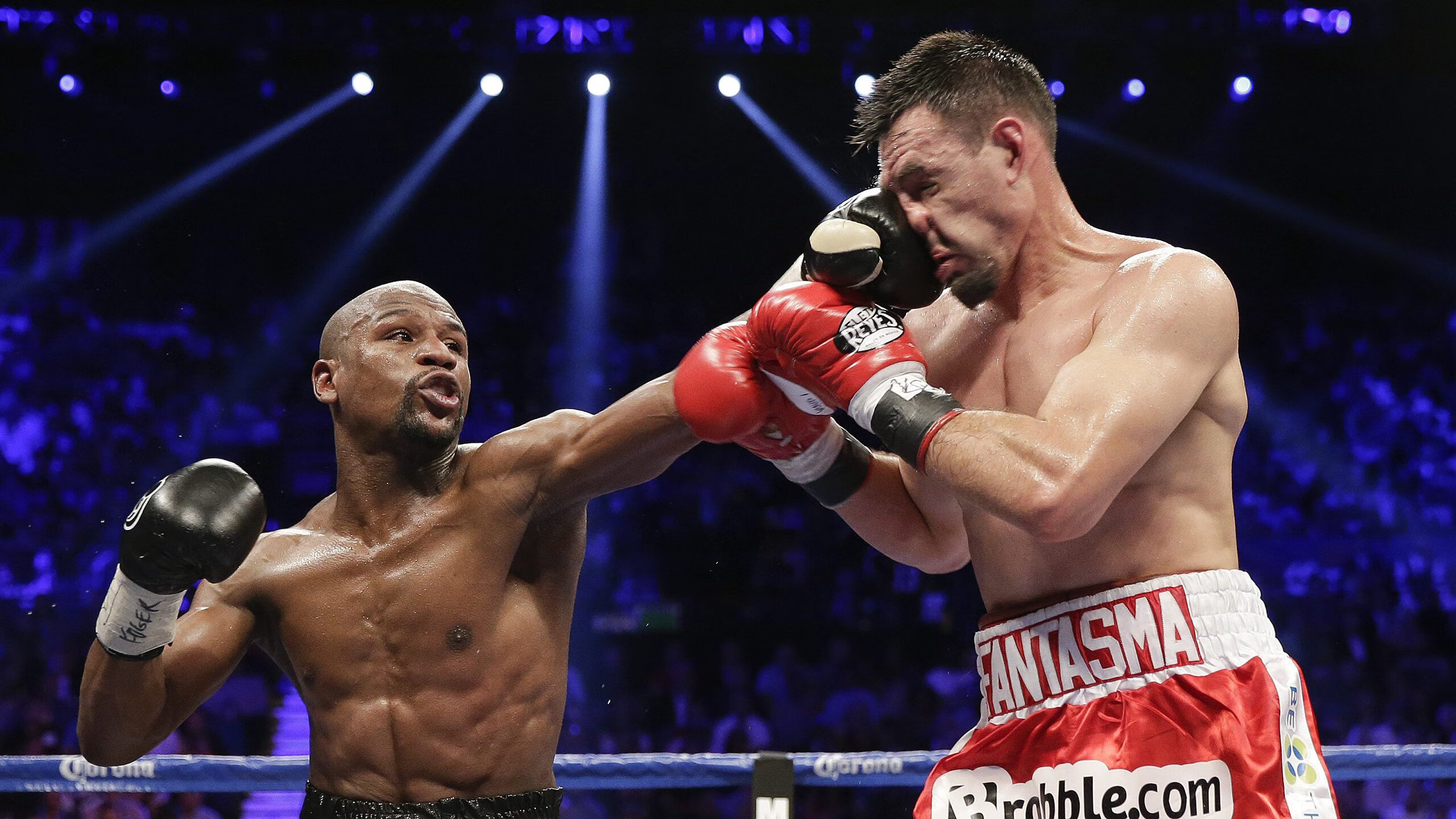 开云体育APP下载-德甲争冠战与灰熊强压，体育世界里的降维打击与生存法则